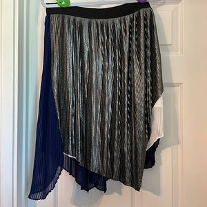 SB- Anthropologie tiered fan skirt- Navy, White and Gunmetal petals NWT